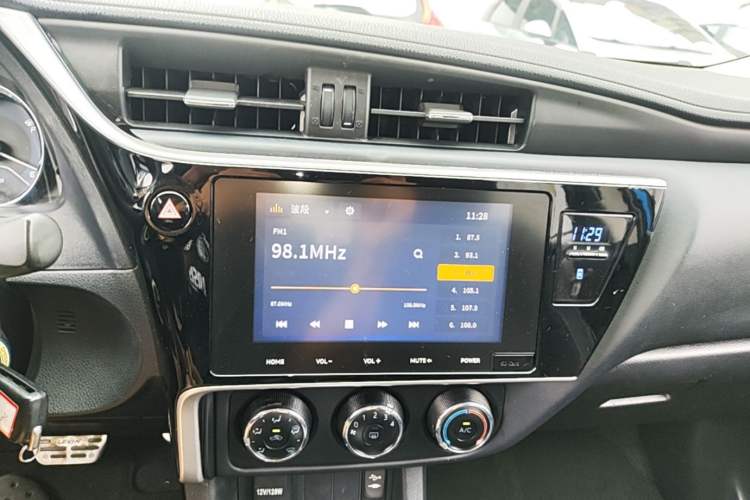 Used Toyota Levin 2017 Revised 185T CVT Elite Edition China V Standard Audio And AC Panel