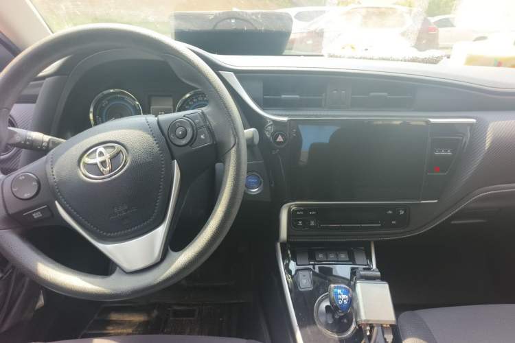 Used Toyota Levin 2017 Revised Dual-Engine 1.8H GS E-CVT Elite Sunroof Version China V Standard Center Console