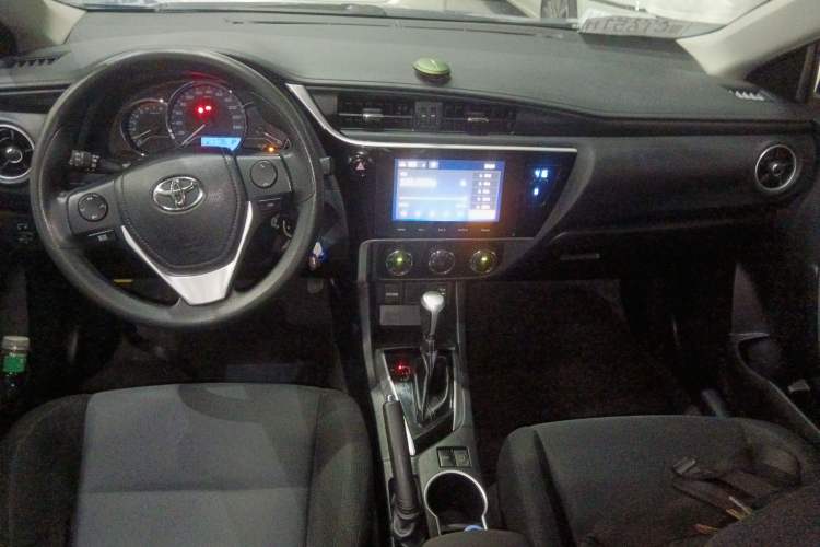 Used Toyota Levin 2017 Revised 185T CVT Elite Edition China V Standard Center Console