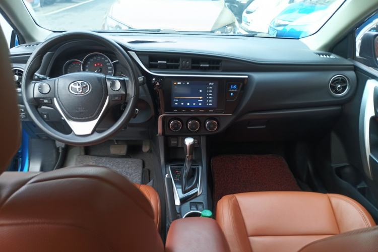 Used Toyota Levin 2017 Revised Version 185T CVT Elite Edition China VI Standard Center Console