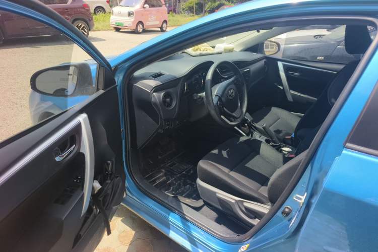 Used Toyota Levin 2017 Revised Dual-Engine 1.8H GS E-CVT Elite Sunroof Version China V Standard Driver Seat