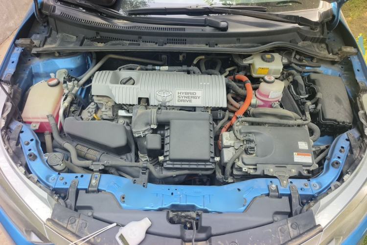 Used Toyota Levin 2017 Revised Dual-Engine 1.8H GS E-CVT Elite Sunroof Version China V Standard Engine Bay