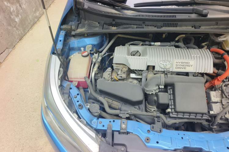 Used Toyota Levin 2017 Revised Dual-Engine 1.8H GS E-CVT Elite Sunroof Version China V Standard Engine Bay Right