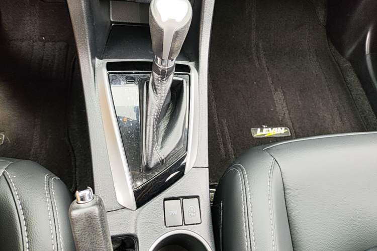 Used Toyota Levin 2017 Revised 185T CVT Elite Edition China V Standard Gear Lever