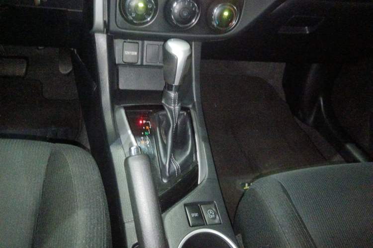 Used Toyota Levin 2017 Revised 185T CVT Elite Edition China V Standard Gear Lever