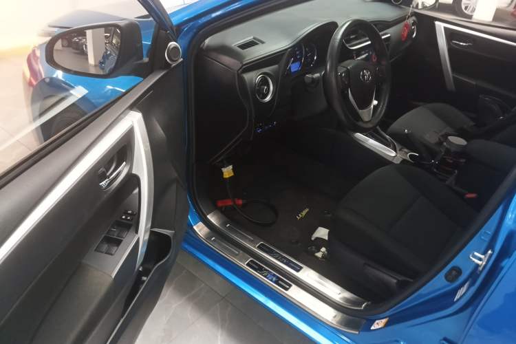 Used Toyota Levin 2017 Revised Version 185T CVT Elite Edition China VI Standard Interior 3