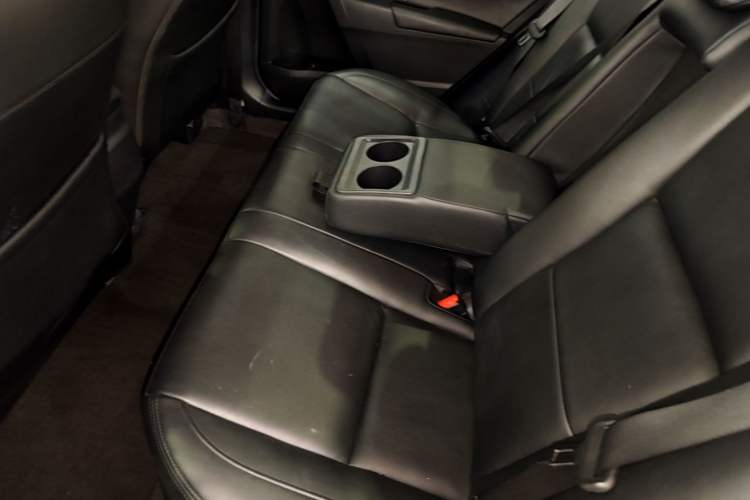 Used Toyota Levin 2017 Revised 185T CVT Elite Edition China V Standard Left Rear Seat