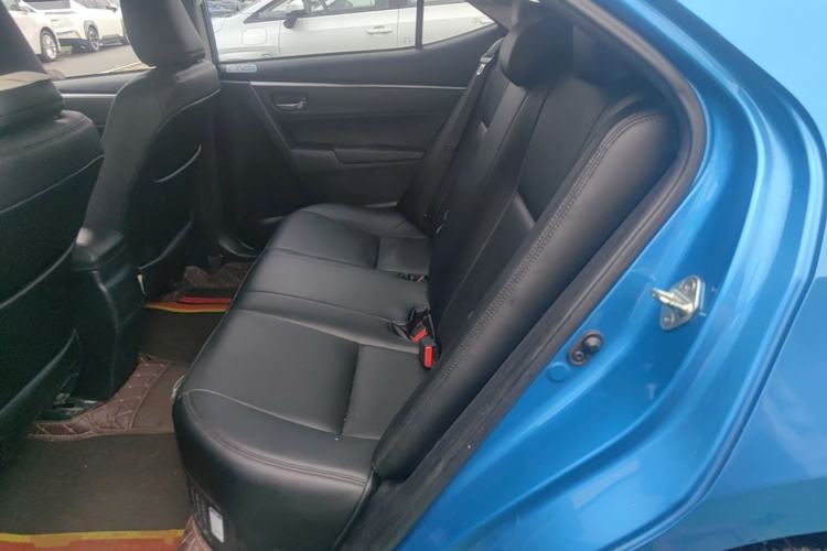 Used Toyota Levin 2017 Revised Dual-Engine 1.8H GS E-CVT Elite Sunroof Version China V Standard Left Rear Seat