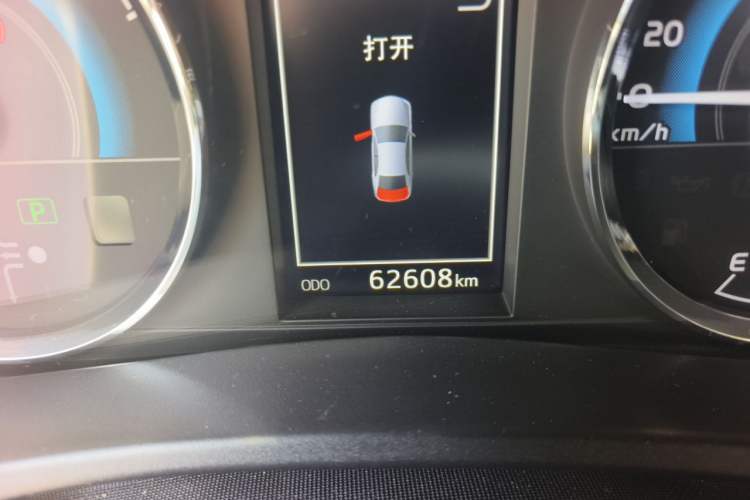 Used Toyota Levin 2017 Revised Dual-Engine 1.8H GS E-CVT Elite Sunroof Version China V Standard Odometer Close Up