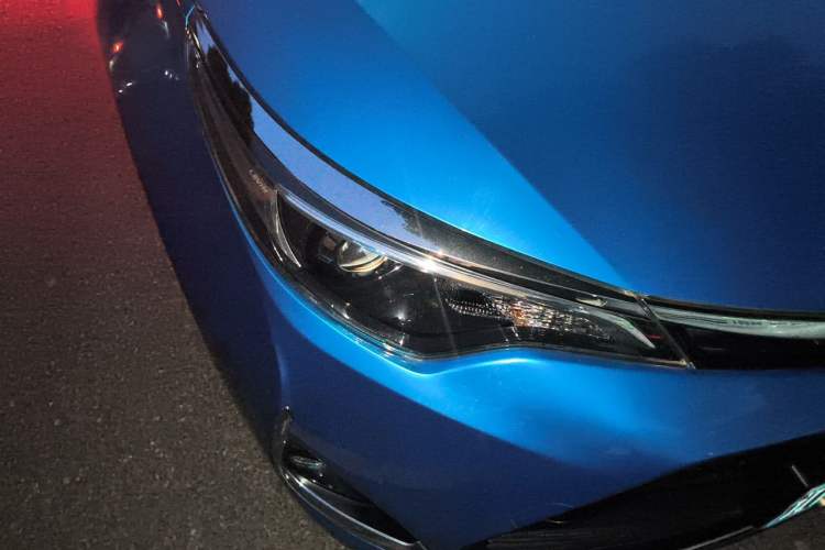 Used Toyota Levin 2017 Revised Version 185T CVT Elite Edition China VI Standard Right Front Headlight