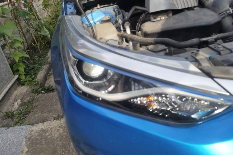 Used Toyota Levin 2017 Revised Dual-Engine 1.8H GS E-CVT Elite Sunroof Version China V Standard Right Front Headlight