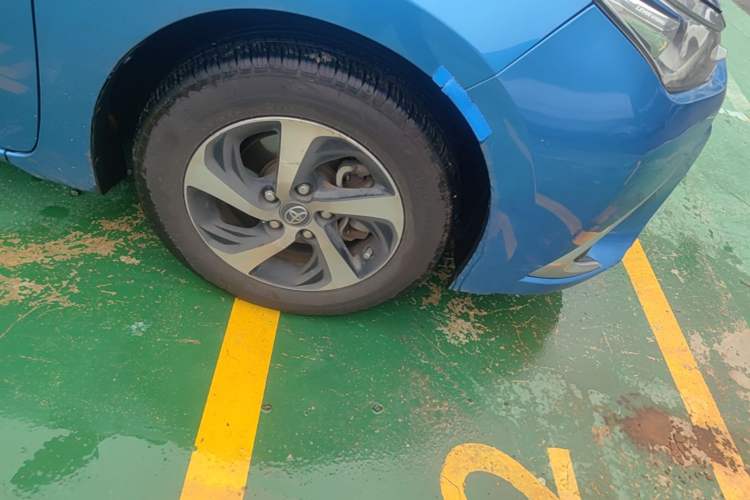 Used Toyota Levin 2017 Revised Dual-Engine 1.8H GS E-CVT Elite Sunroof Version China V Standard Right Front Wheel Hub