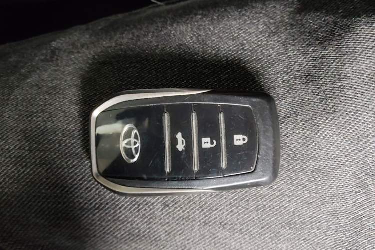 Used Toyota Levin 2017 Revised Version 185T CVT Elite Edition China VI Standard Vehicle Key