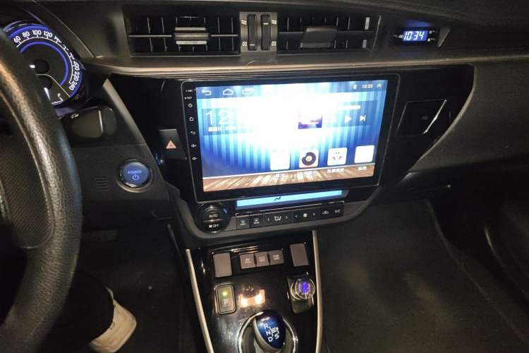 Used Toyota Levin 2017 Revised Dual-Engine 1.8H GS E-CVT Elite Sunroof Version China V Standard Audio And AC Panel