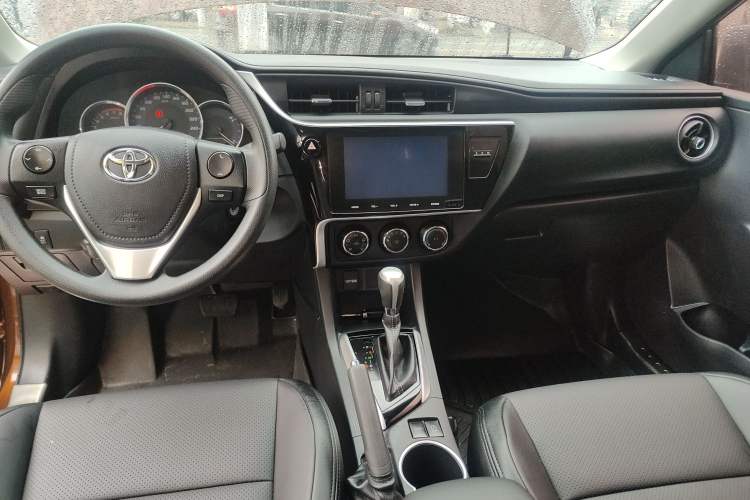 Used Toyota Levin 2017 Revised 185T CVT Elite Edition China V Standard Center Console