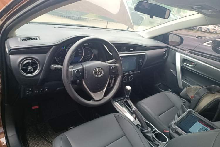 Used Toyota Levin 2017 Revised 185T CVT Elite Edition China V Standard Center Console