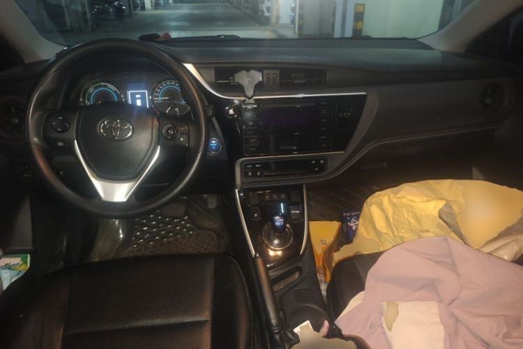 Used Toyota Levin 2017 Revised Dual-Engine 1.8H GS E-CVT Elite Sunroof Version China V Standard Center Console