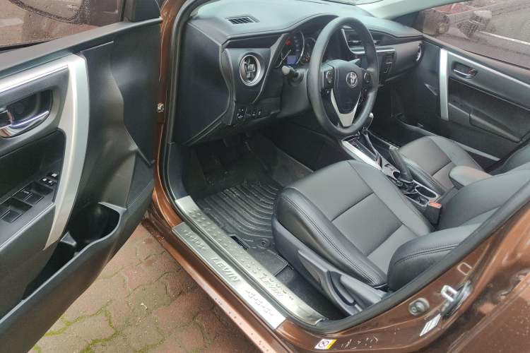 Used Toyota Levin 2017 Revised 185T CVT Elite Edition China V Standard Driver Seat