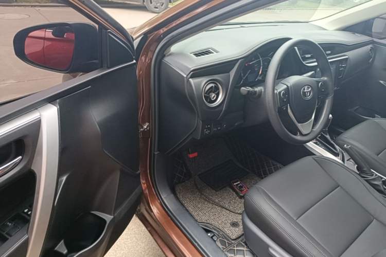 Used Toyota Levin 2017 Revised 185T CVT Elite Edition China V Standard Driver Seat