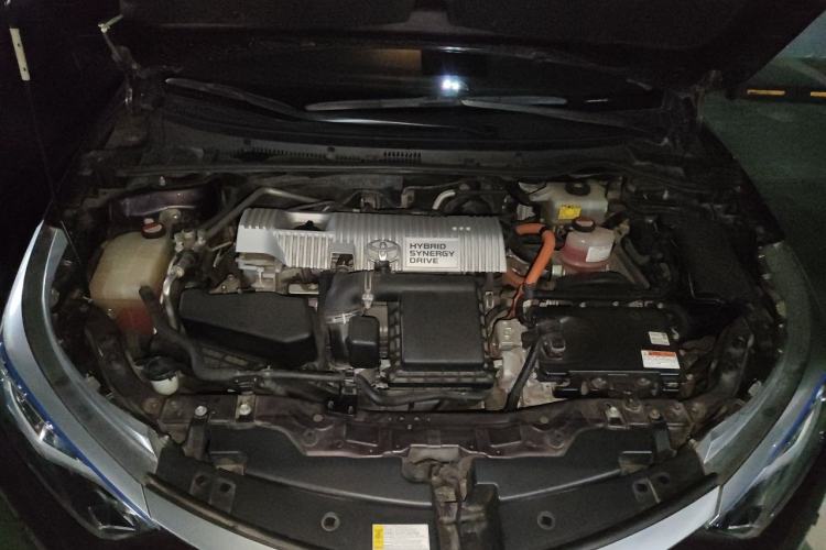 Used Toyota Levin 2017 Revised Dual-Engine 1.8H GS E-CVT Elite Sunroof Version China V Standard Engine Bay