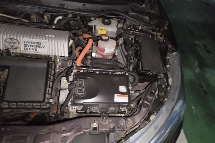 Used Toyota Levin 2017 Revised Dual-Engine 1.8H GS E-CVT Elite Sunroof Version China V Standard Engine Bay Left