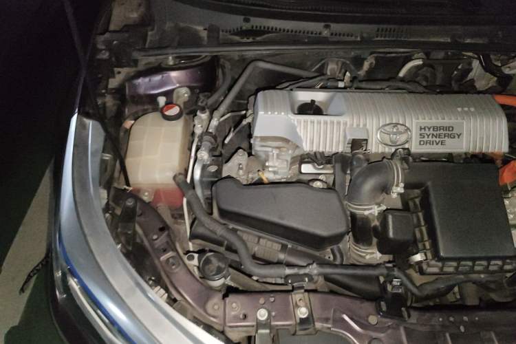 Used Toyota Levin 2017 Revised Dual-Engine 1.8H GS E-CVT Elite Sunroof Version China V Standard Engine Bay Right