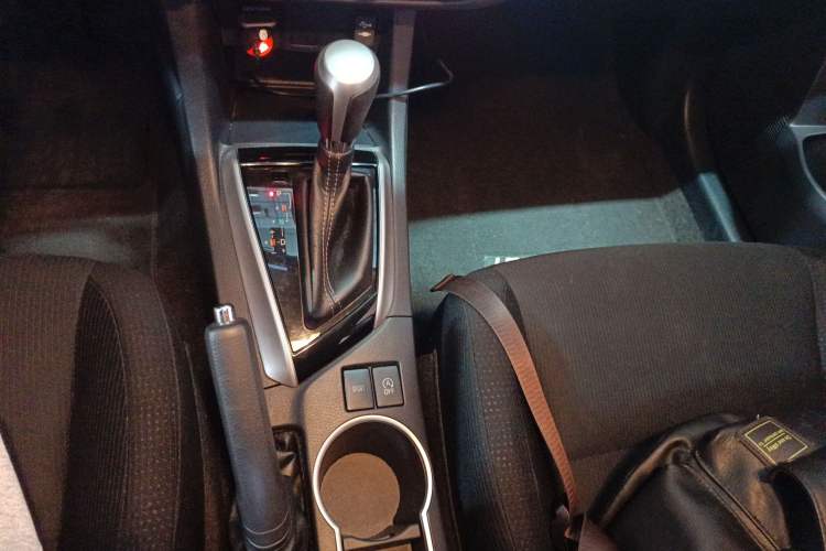 Used Toyota Levin 2017 Revised 185T CVT Elite Edition China V Standard Gear Lever