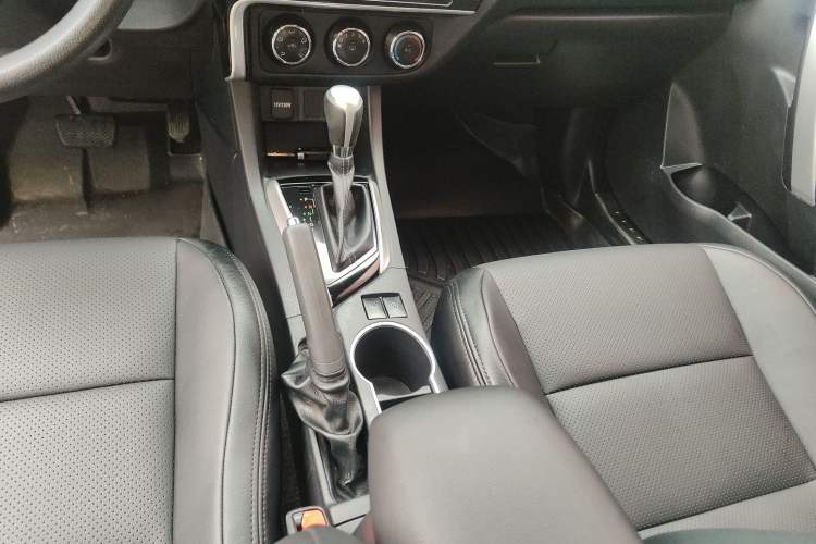 Used Toyota Levin 2017 Revised 185T CVT Elite Edition China V Standard Gear Lever