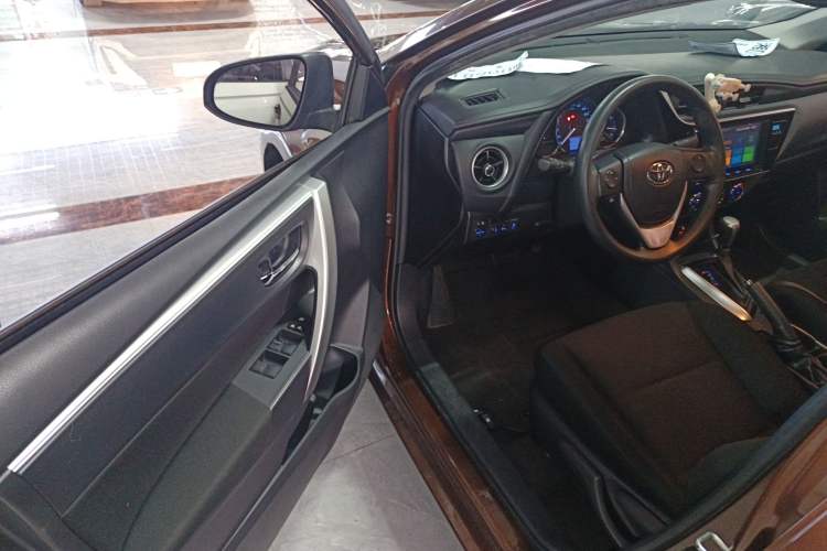 Used Toyota Levin 2017 Revised 185T CVT Elite Edition China V Standard Interior 3