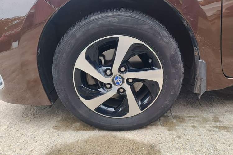 Used Toyota Levin 2017 Revised 185T CVT Elite Edition China V Standard Left Front Wheel Hub