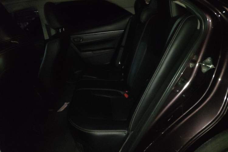 Used Toyota Levin 2017 Revised Dual-Engine 1.8H GS E-CVT Elite Sunroof Version China V Standard Left Rear Seat