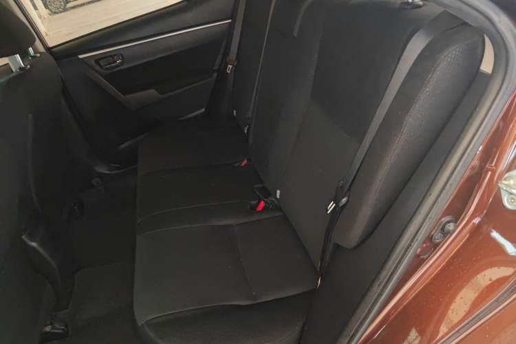 Used Toyota Levin 2017 Revised 185T CVT Elite Edition China V Standard Left Rear Seat