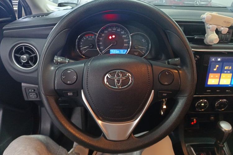 Used Toyota Levin 2017 Revised 185T CVT Elite Edition China V Standard Steering Wheel