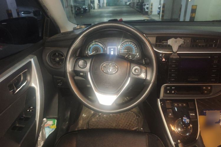 Used Toyota Levin 2017 Revised Dual-Engine 1.8H GS E-CVT Elite Sunroof Version China V Standard Steering Wheel