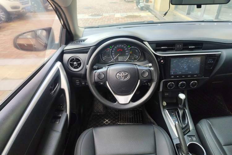 Used Toyota Levin 2017 Revised 185T CVT Elite Edition China V Standard Steering Wheel