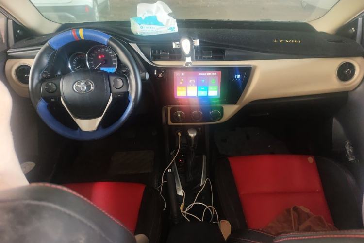 Used Toyota Levin 2017 Revised Version 185T CVT Elite Edition China VI Standard Center Console