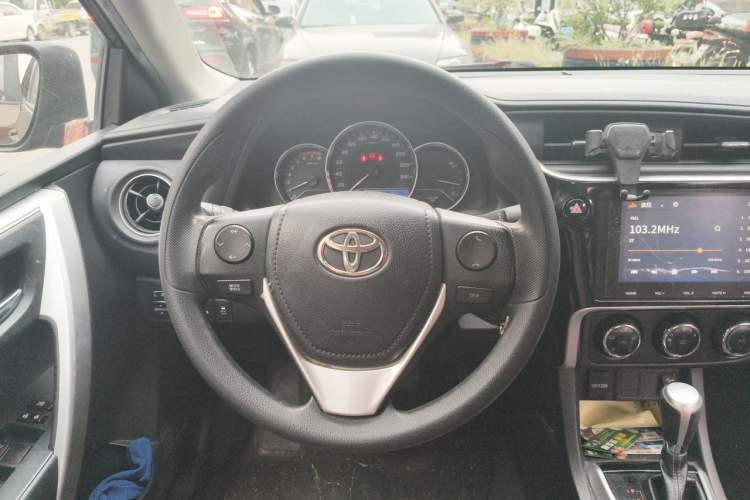 Used Toyota Levin 2017 Revised 185T CVT Elite Edition China V Standard Steering Wheel