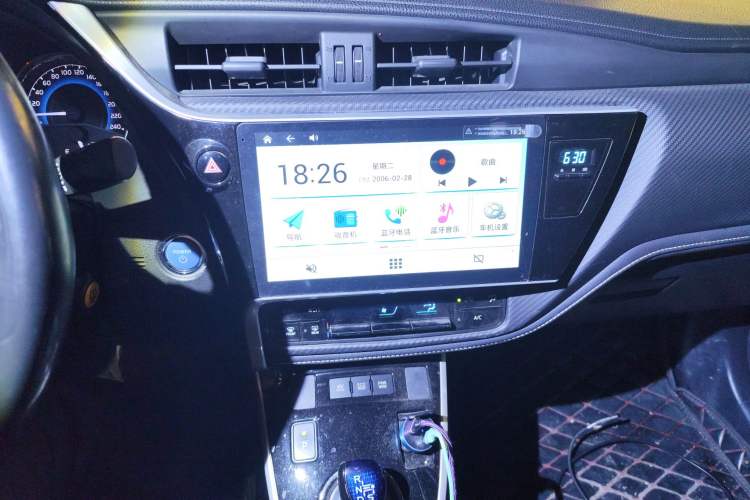 Used Toyota Levin 2017 Revised Dual-Engine 1.8H GS E-CVT Elite Sunroof Version China V Standard Audio And AC Panel