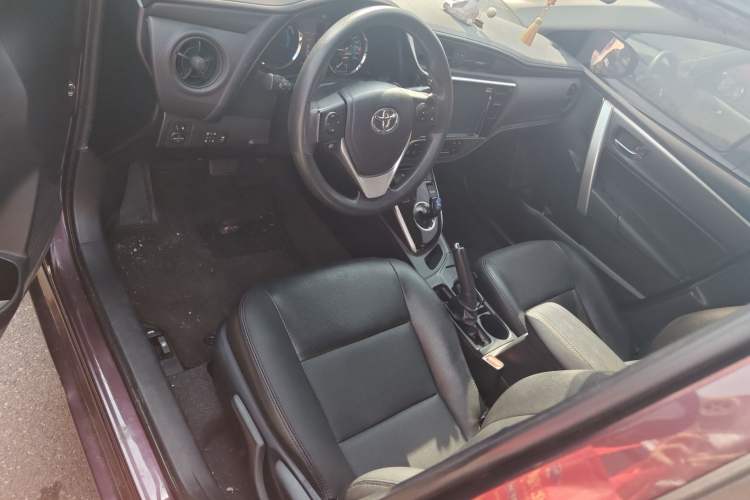 Used Toyota Levin 2017 Revised Dual-Engine 1.8H GS E-CVT Elite Sunroof Version China VI Standard Audio And AC Panel