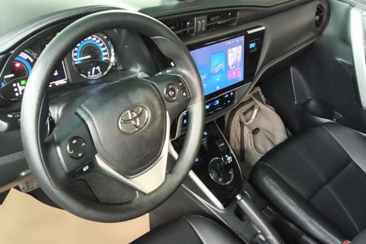 Used Toyota Levin 2017 Revised Dual-Engine 1.8H GS E-CVT Elite Sunroof Version China V Standard Center Console