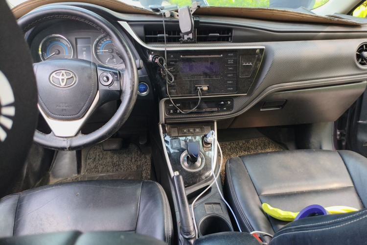 Used Toyota Levin 2017 Revised Dual-Engine 1.8H GS E-CVT Elite Sunroof Version China V Standard Center Console