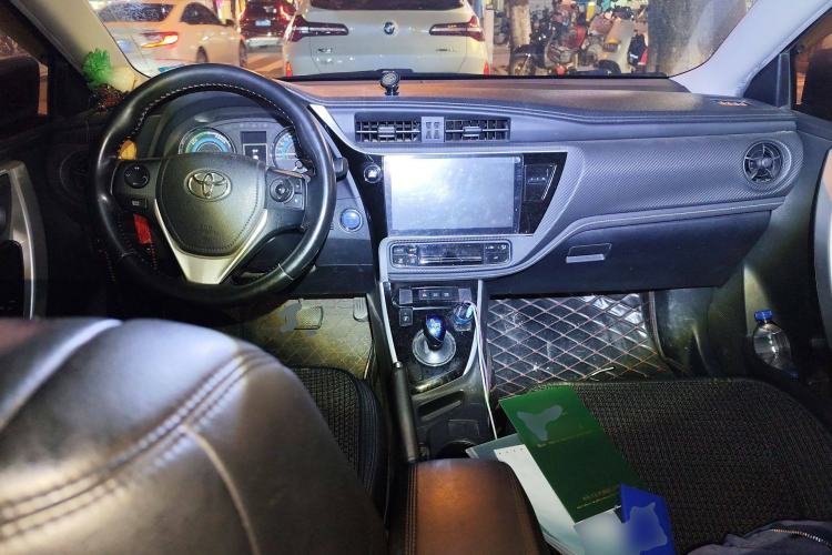 Used Toyota Levin 2017 Revised Dual-Engine 1.8H GS E-CVT Elite Sunroof Version China V Standard Center Console