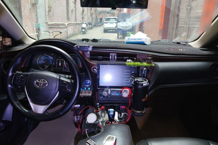 Used Toyota Levin 2017 Revised Dual-Engine 1.8H GS E-CVT Elite Sunroof Version China V Standard Center Console