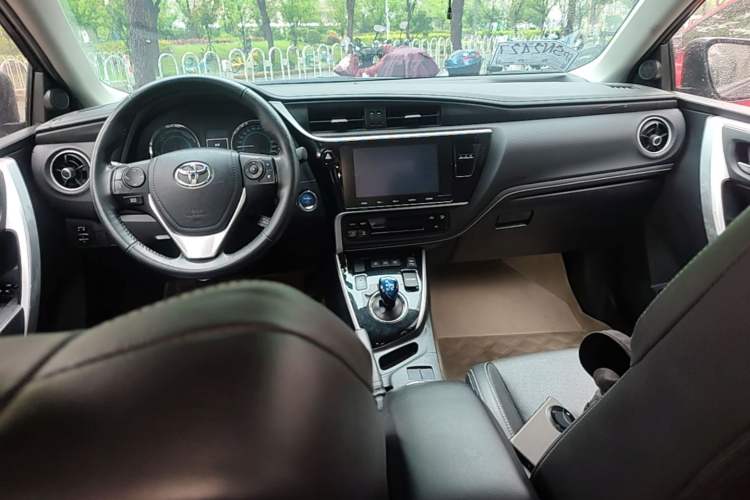 Used Toyota Levin 2017 Revised Dual-Engine 1.8H V E-CVT Luxury Edition China V Standard Center Console