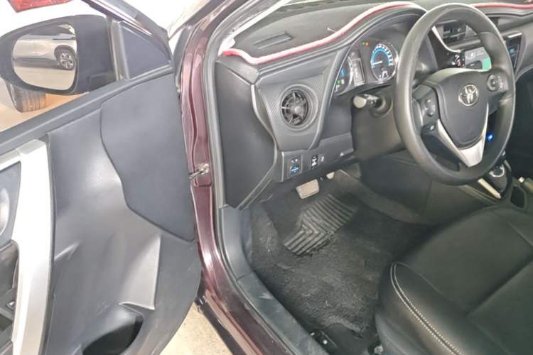 Used Toyota Levin 2017 Revised Dual-Engine 1.8H GS E-CVT Elite Sunroof Version China V Standard Driver Seat