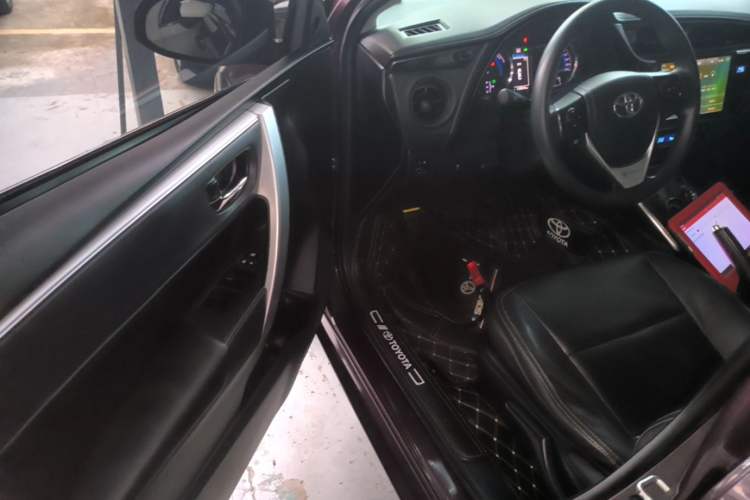 Used Toyota Levin 2017 Revised Dual-Engine 1.8H GS E-CVT Elite Sunroof Version China V Standard Driver Seat