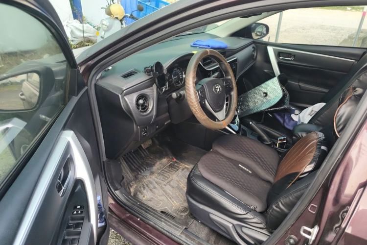 Used Toyota Levin 2017 Revised Dual-Engine 1.8H GS E-CVT Elite Sunroof Version China V Standard Driver Seat