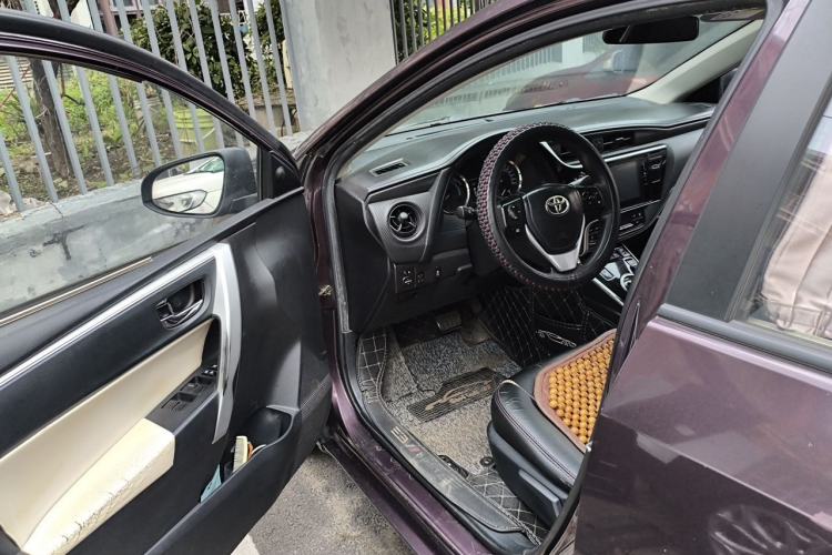 Used Toyota Levin 2017 Revised Dual-Engine 1.8H GS E-CVT Elite Sunroof Version China V Standard Driver Seat