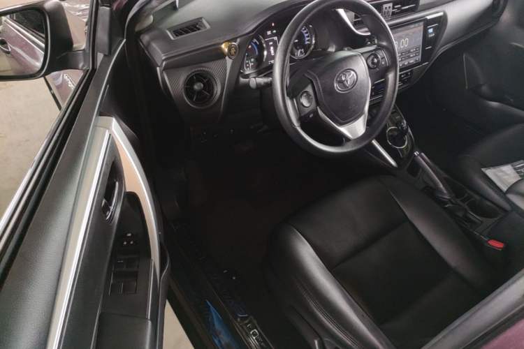 Used Toyota Levin 2017 Revised Dual-Engine 1.8H GS E-CVT Elite Sunroof Version China V Standard Driver Seat