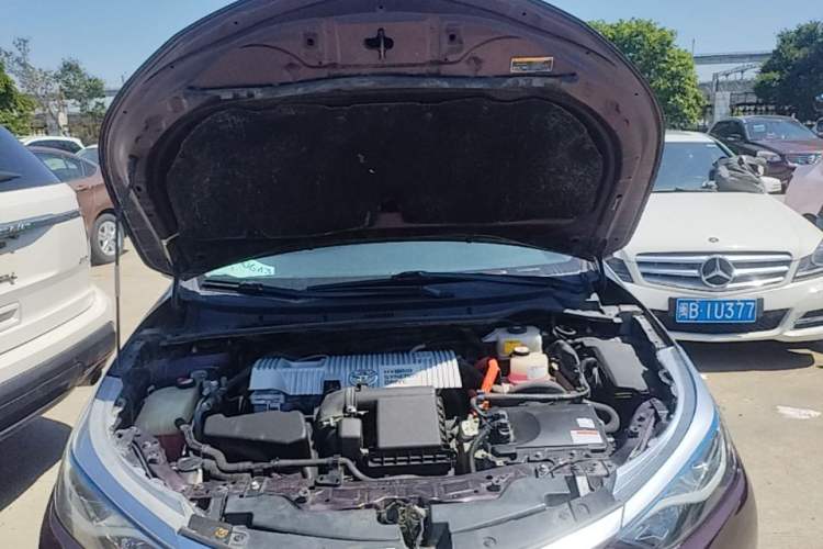 Used Toyota Levin 2017 Revised Dual-Engine 1.8H GS E-CVT Elite Sunroof Version China V Standard Engine Bay